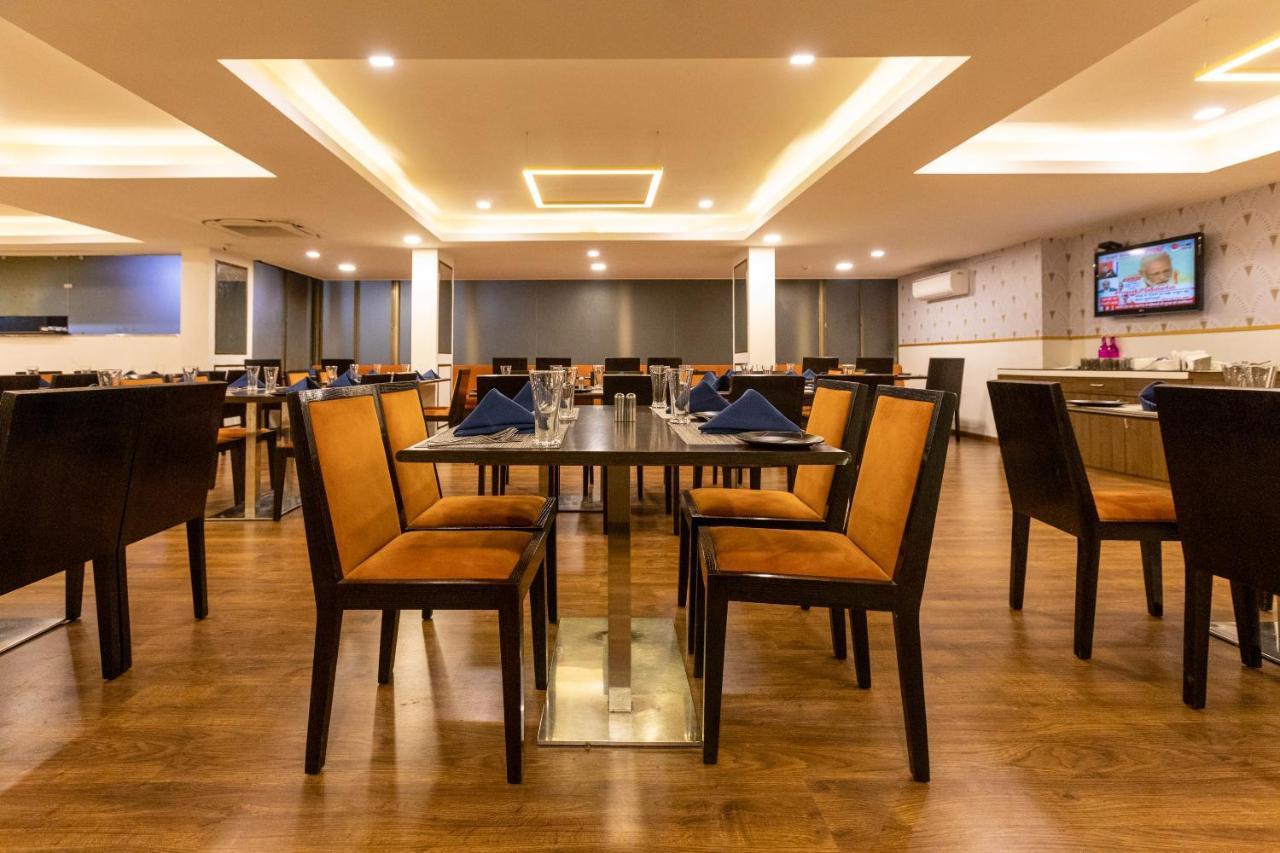 Hotel 3 BY OYO Nami Residency Ahmedabad Exterior foto