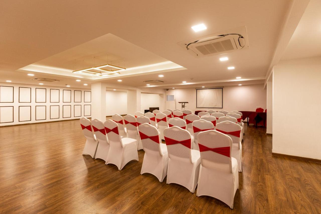Hotel 3 BY OYO Nami Residency Ahmedabad Exterior foto