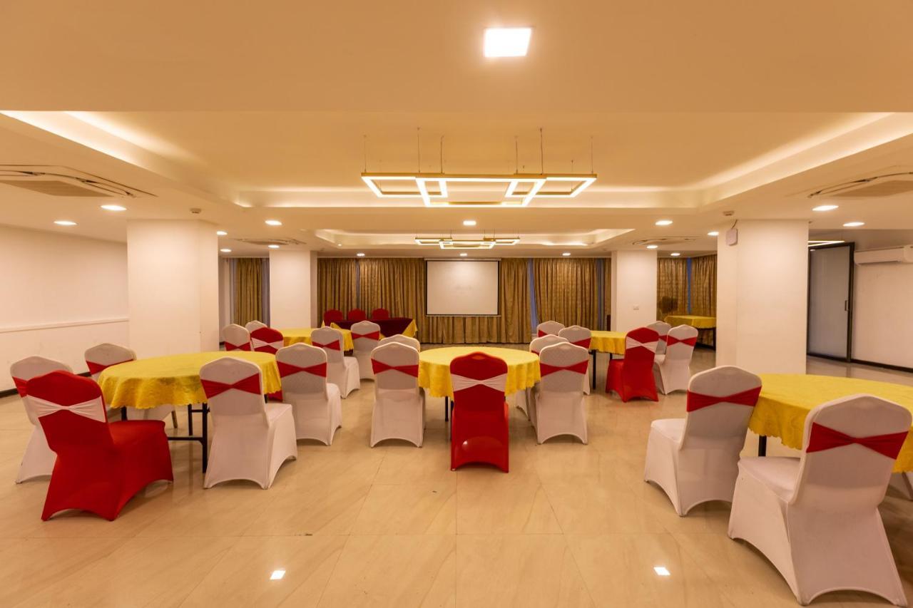 Hotel 3 BY OYO Nami Residency Ahmedabad Exterior foto