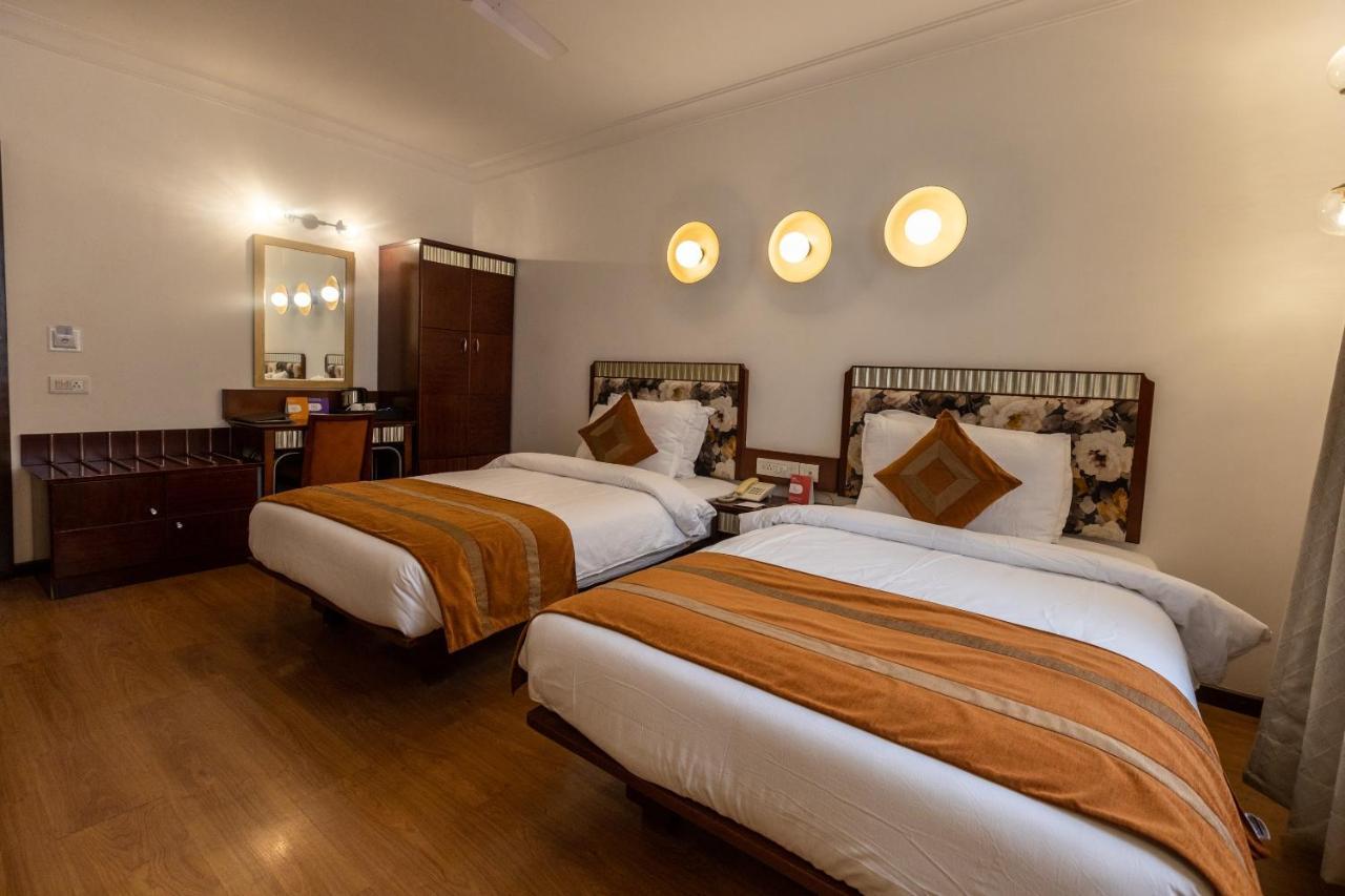 Hotel 3 BY OYO Nami Residency Ahmedabad Exterior foto