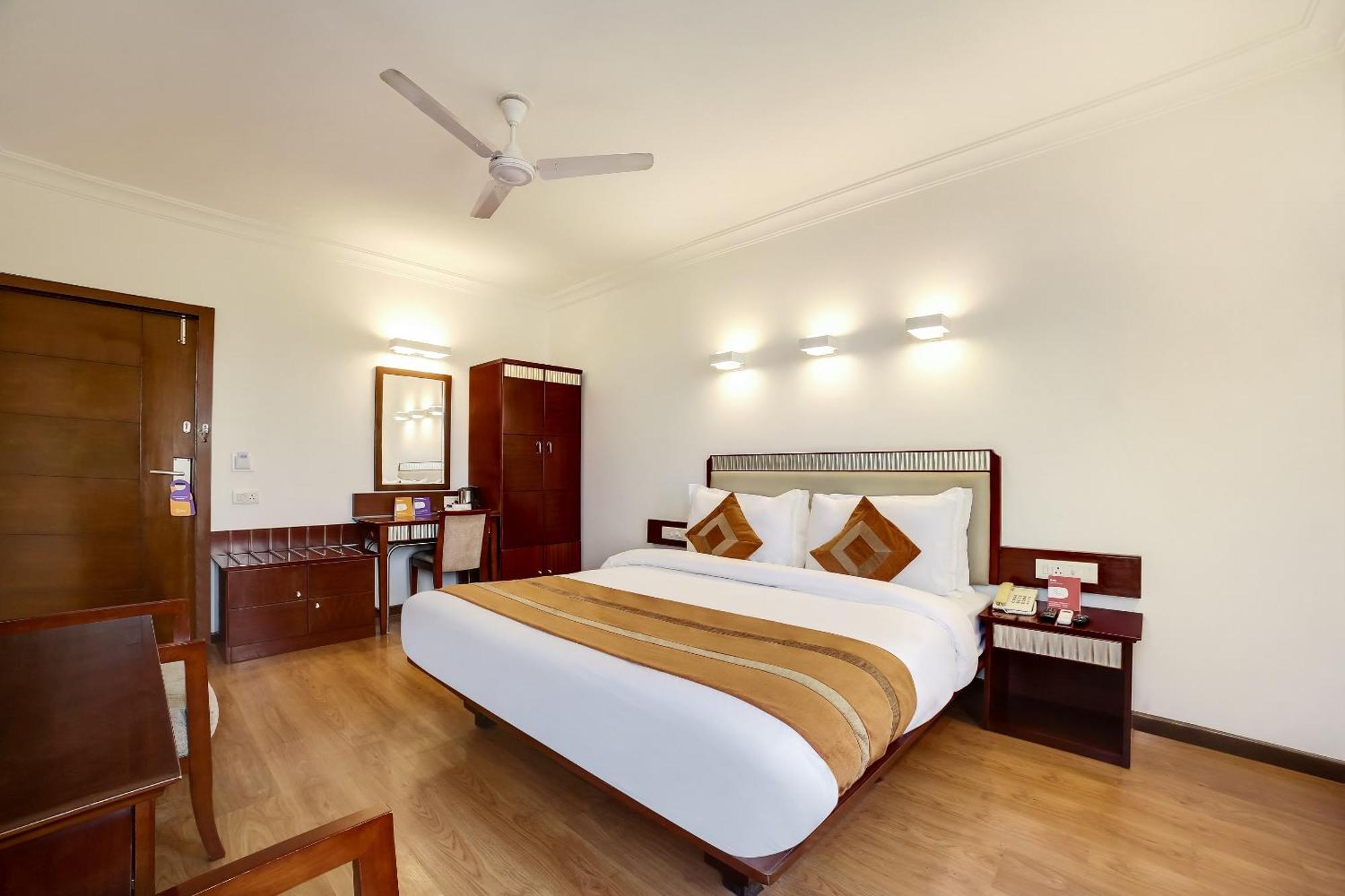 Hotel 3 BY OYO Nami Residency Ahmedabad Exterior foto